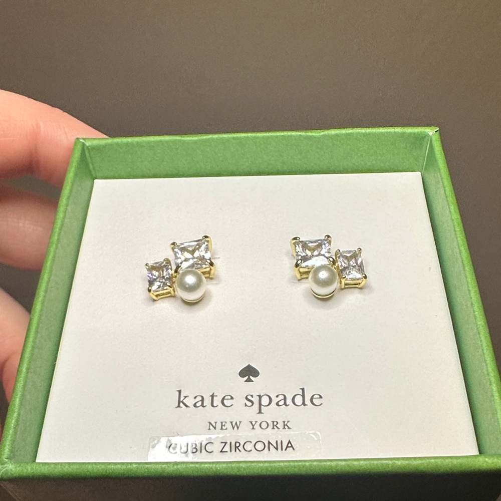 NWT - Kate Spade Victoria Cluster Stud Earrings - Picture 6 of 10